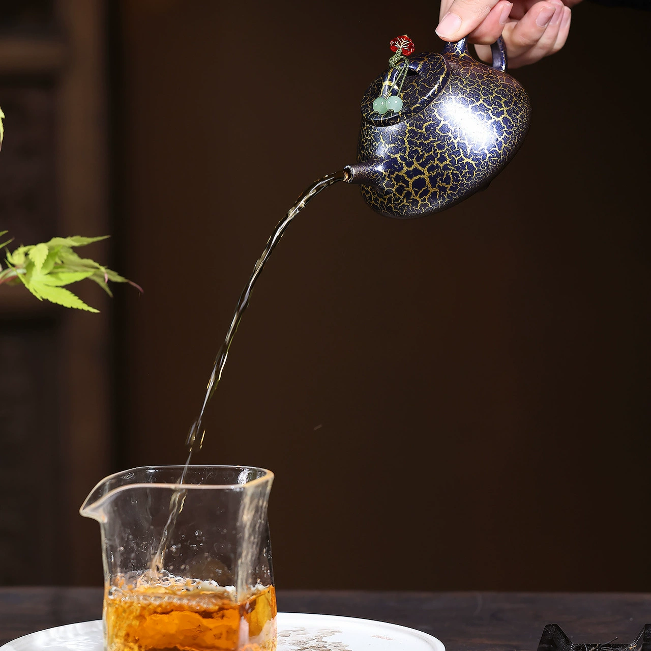 Zi Ye Shi Piao Yixing Zisha Tea Pot - Image 3