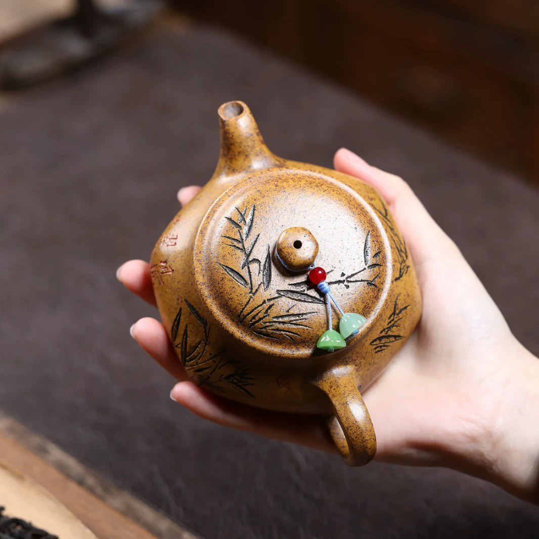 Yixing Teapots For Sale(Ming Lu Zhu Ying) - Image 4