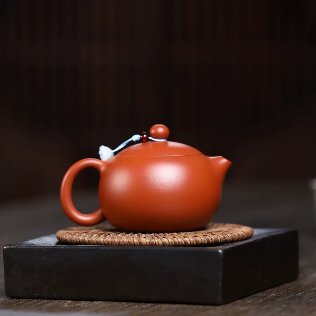 Premium Red Tone Xi Shi Zisha Teapot - Image 4
