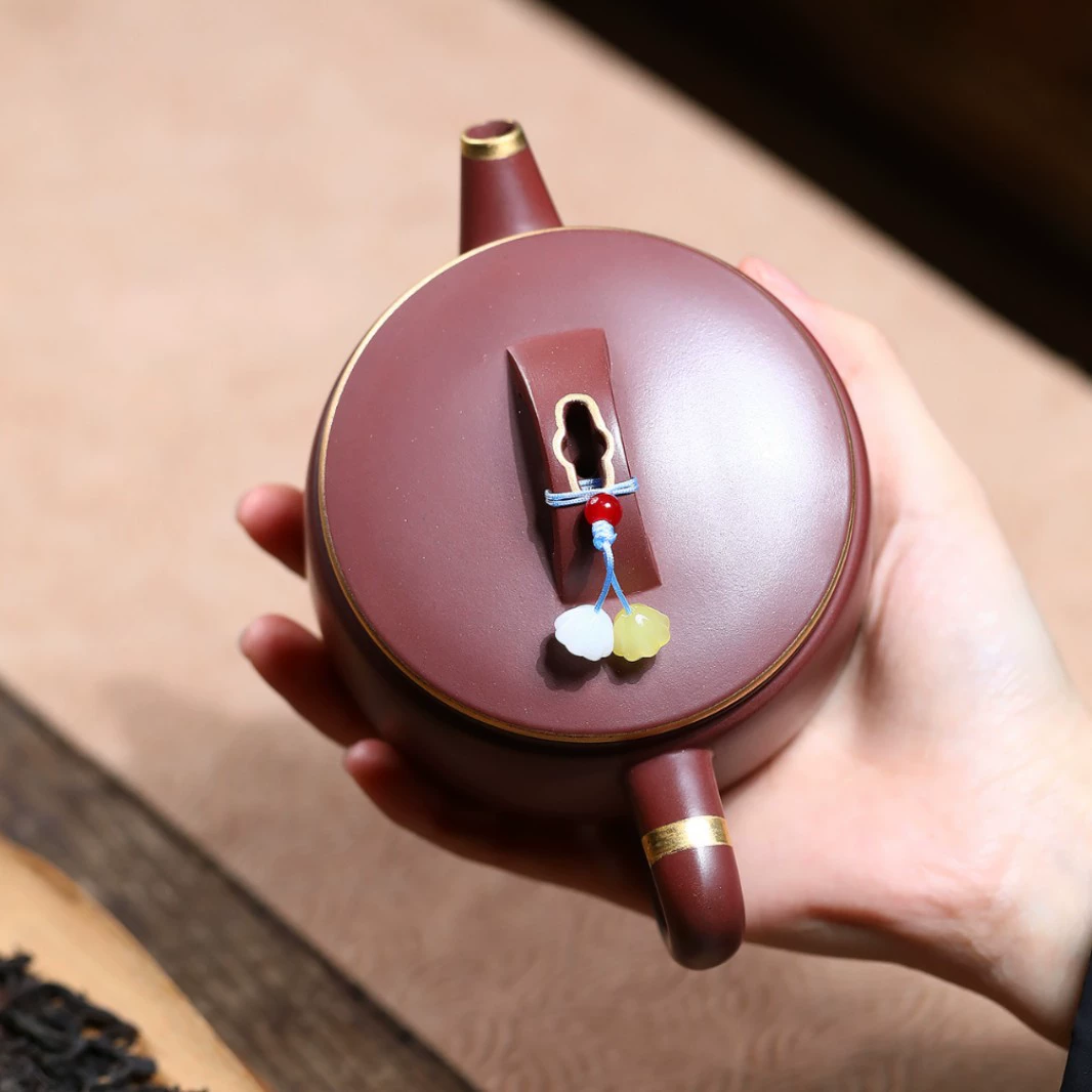 Gold-Decorated Han Wa Household Yixing Clay Teapots - Image 5