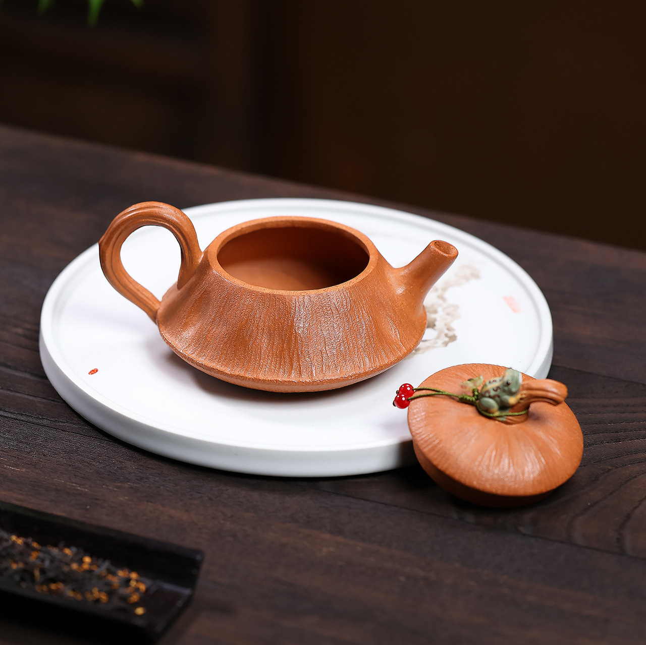 Handmade Lotus‑Leaf Shape Frog‑Carved Waming Chinese Tea Kettle - Image 4