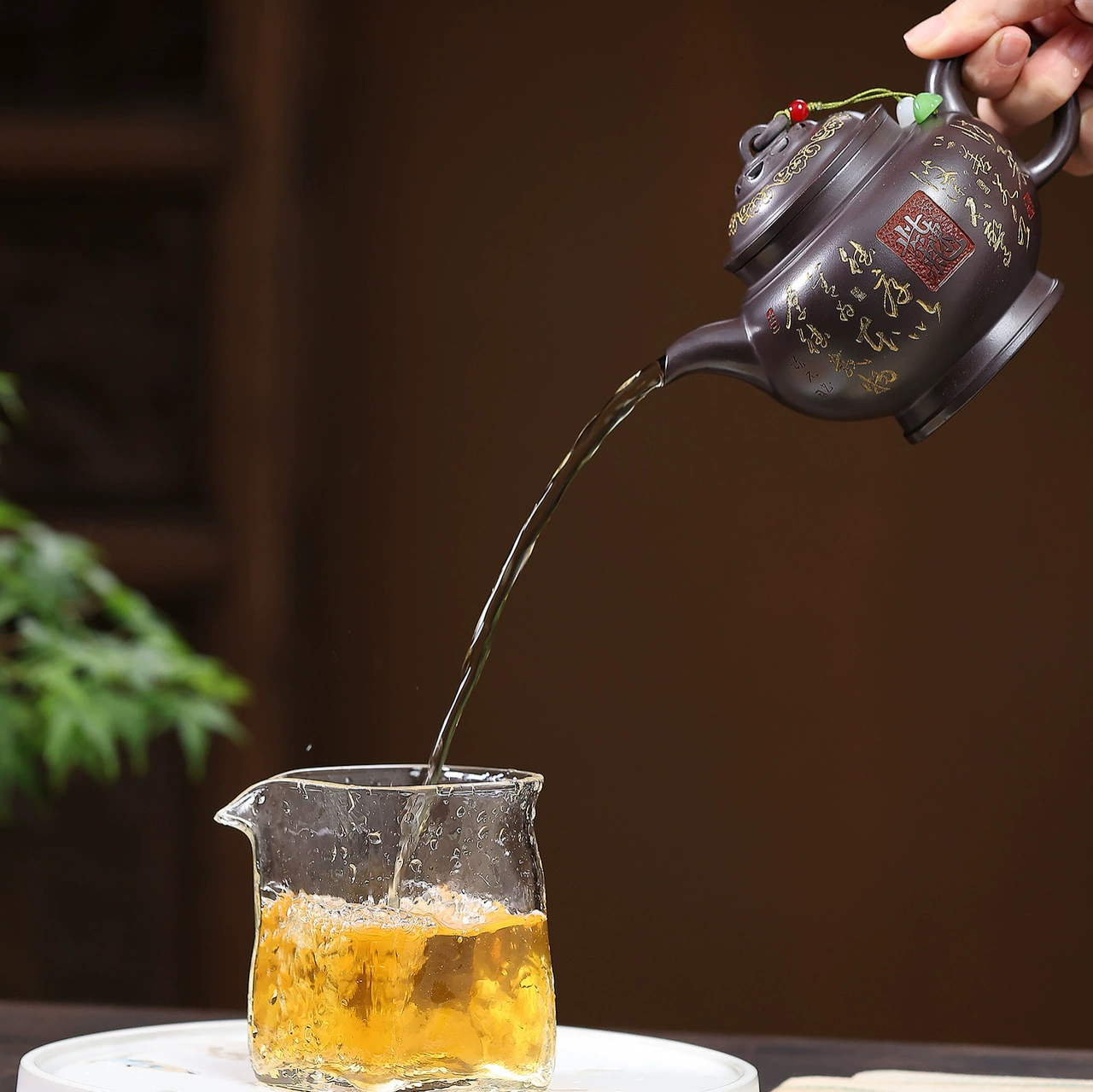 Handmade Jinlong Duozhi Large‑Capacity Zisha Teapot - Image 3