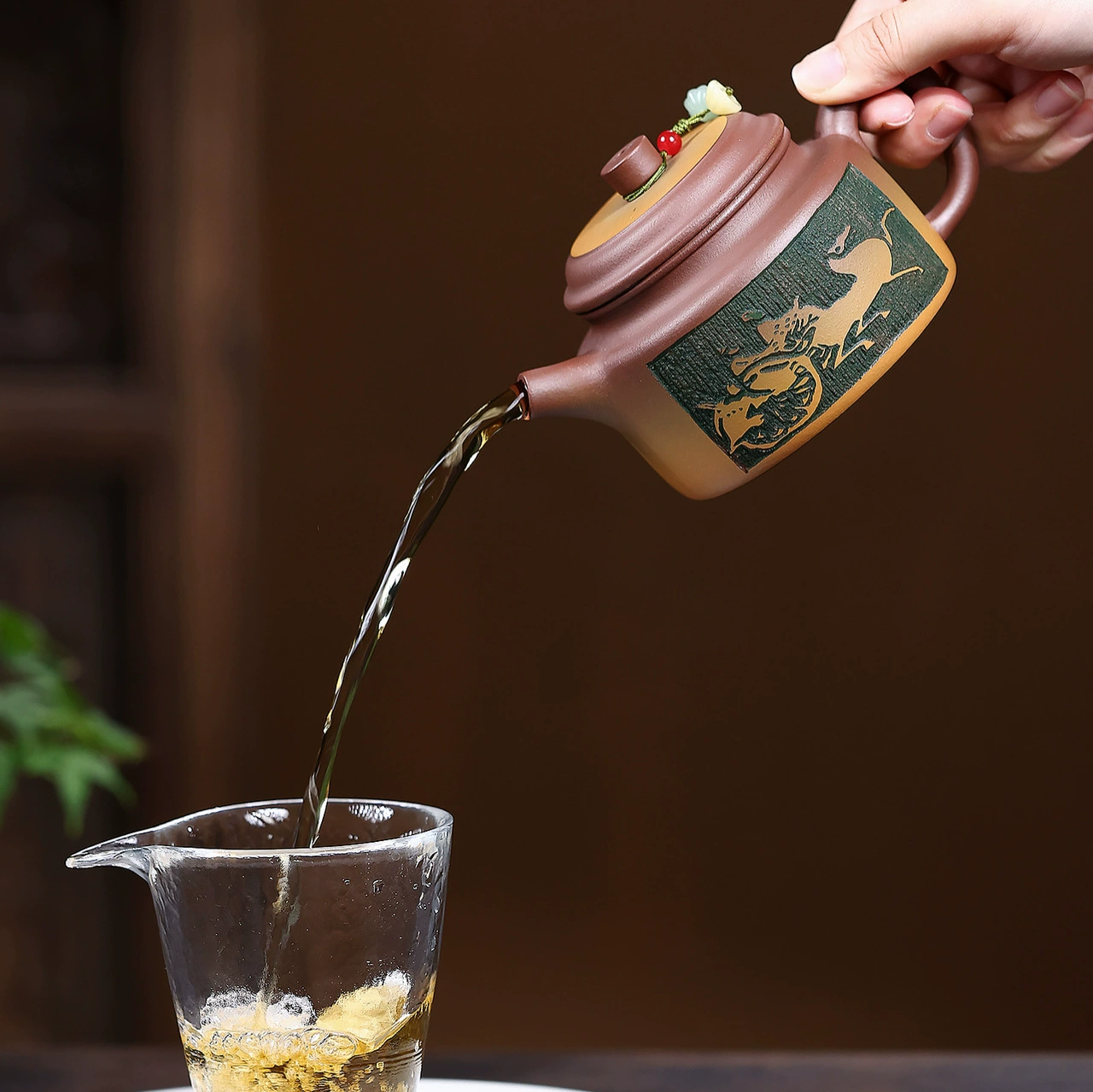 Semi-handmade Two-tone Dezhong Premium Zisha Teapot - Image 3