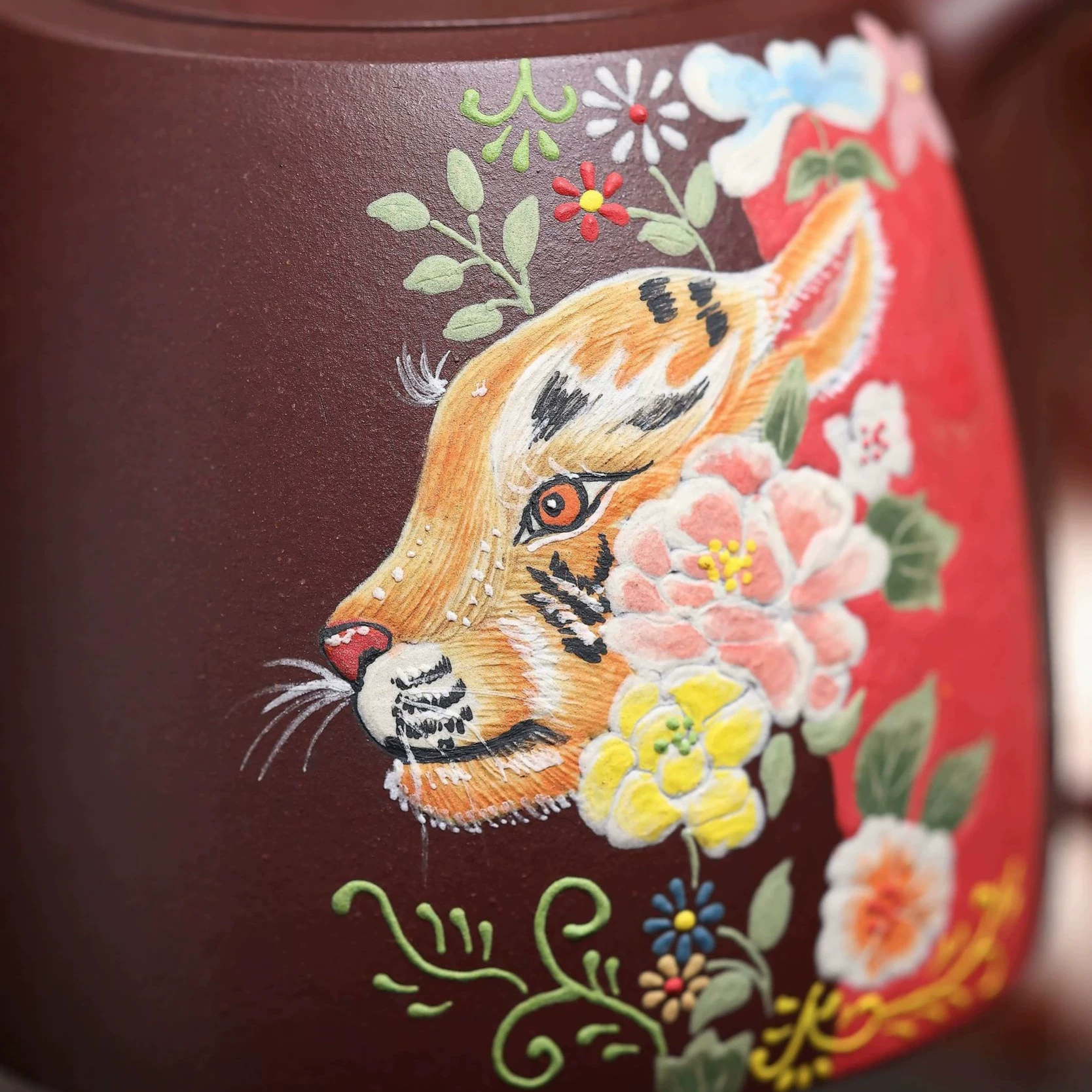 Semi-Handmade Cheetah Engraved Handuo Yixing Teapot Set (1 Pot 1 Cup) - Image 4