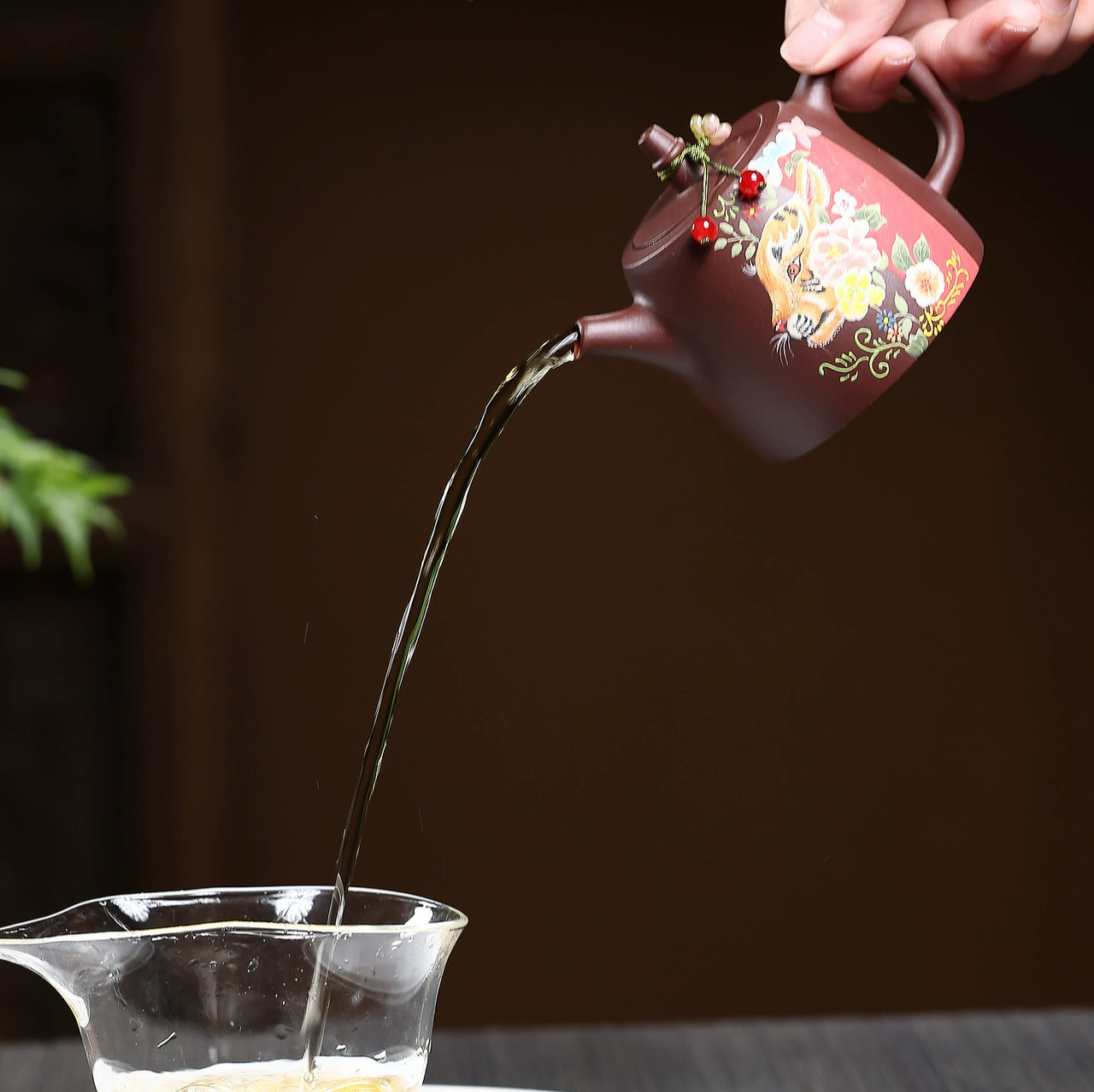 Semi-Handmade Cheetah Engraved Handuo Yixing Teapot Set (1 Pot 1 Cup) - Image 3