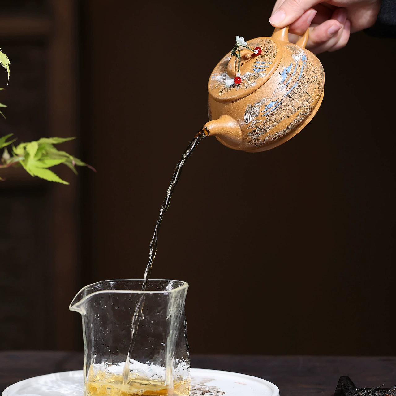 Handmade Shipiao Clay teapot with Engraved Pavilion Landscape for Gongfu Tea - Image 2