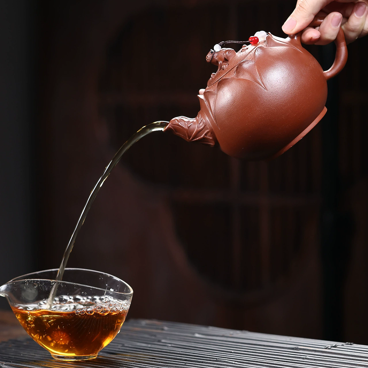 Handcrafted Frog Lotus Large Capacity Chinese Tea Kettle - Image 3