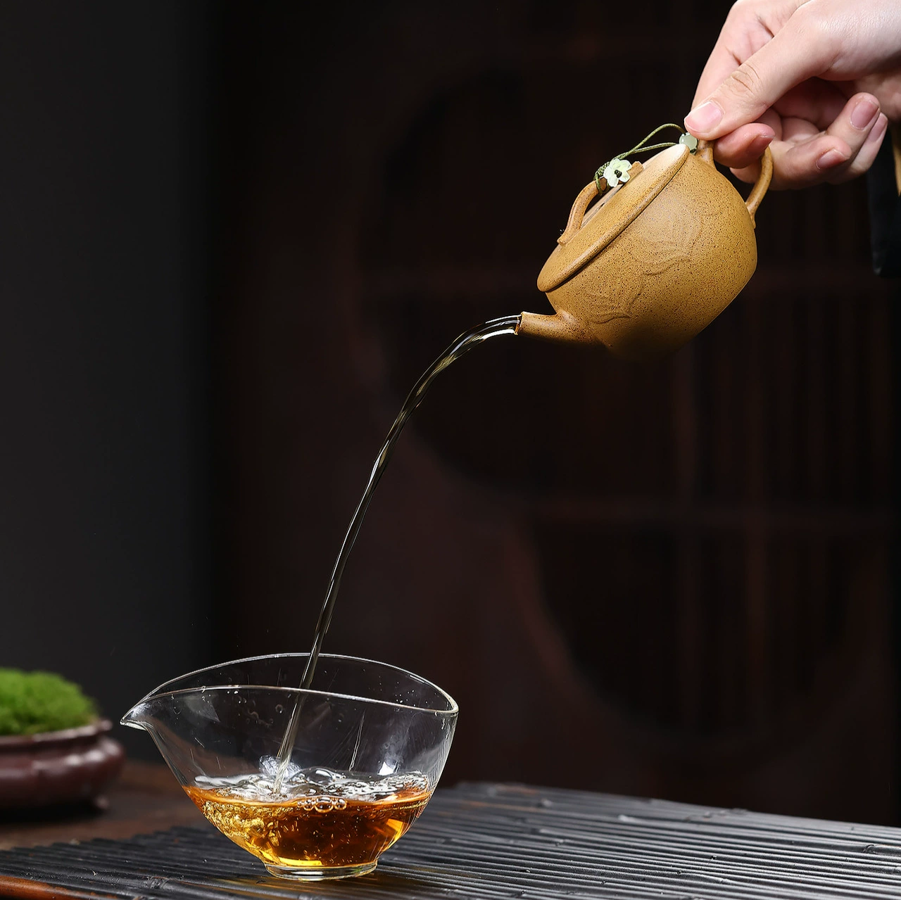 Handcrafted Lotus Hanwa Yixing Zisha teapot - Image 2